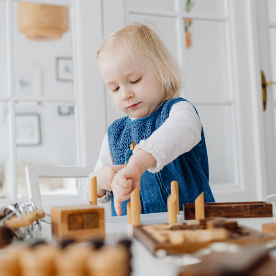 子どもと楽しむ外あそびアイデア：学年の終わりをお祝いして、夏を迎えよう！