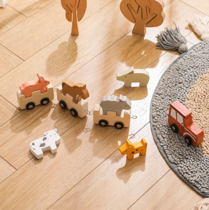 木製どうぶつトレイン 並べて遊ぶ様子