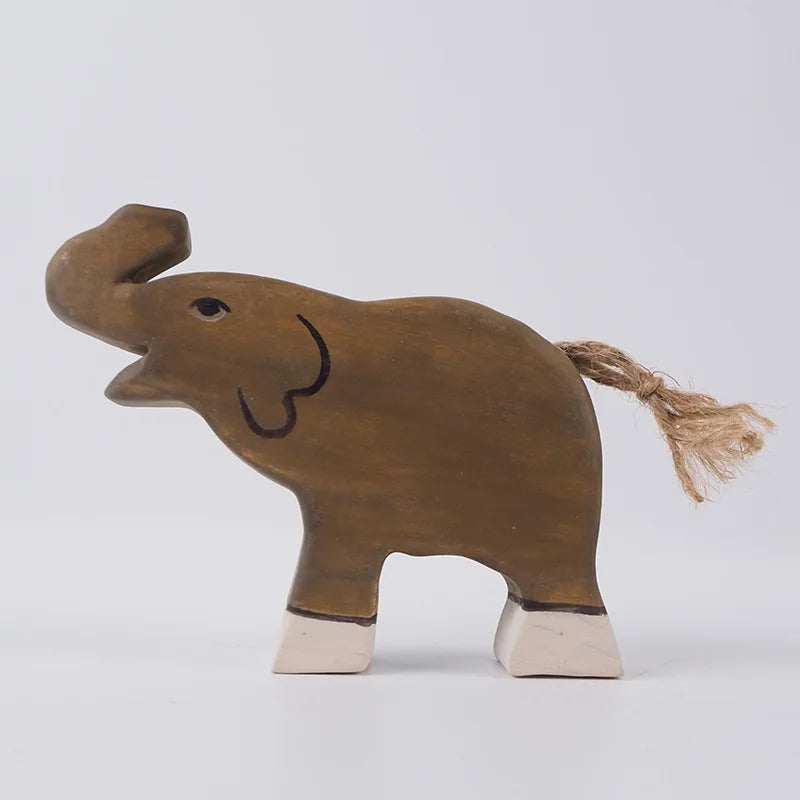 木製頭を上げたゾウ フィギュア